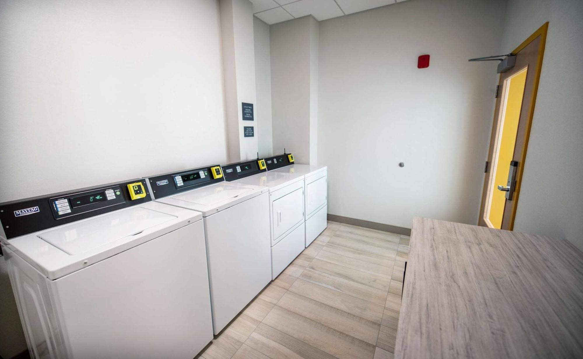 Hilton Garden Inn Moncton Downtown, Nb Экстерьер фото