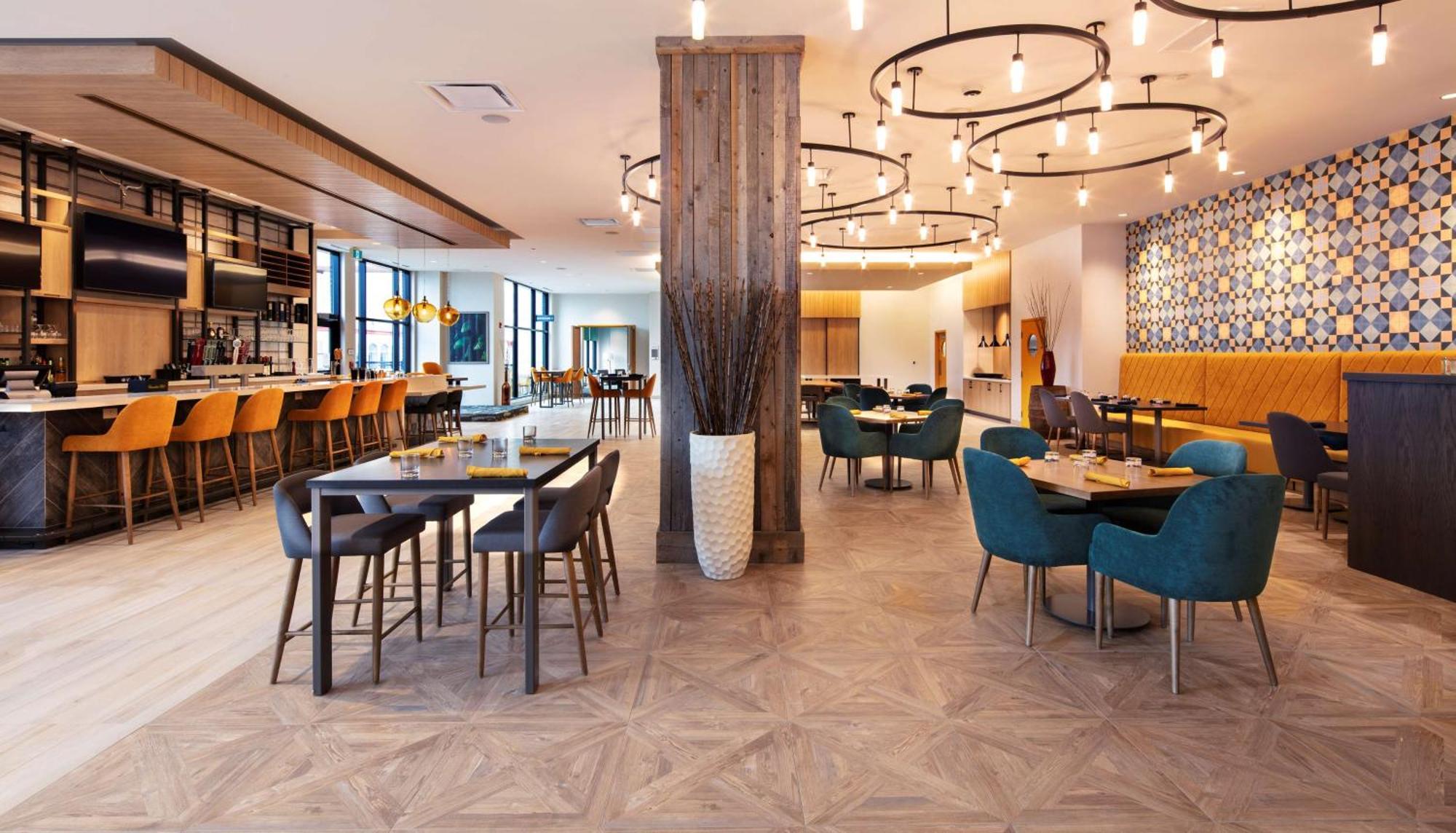 Hilton Garden Inn Moncton Downtown, Nb Экстерьер фото